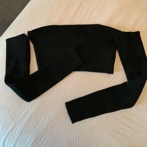 black off the shoulder long sleeve crop top